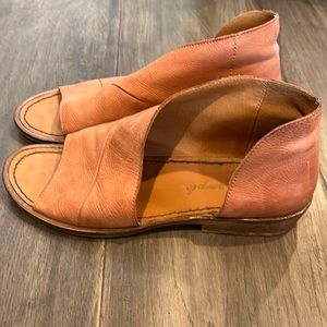 Free people leather sandals size 37